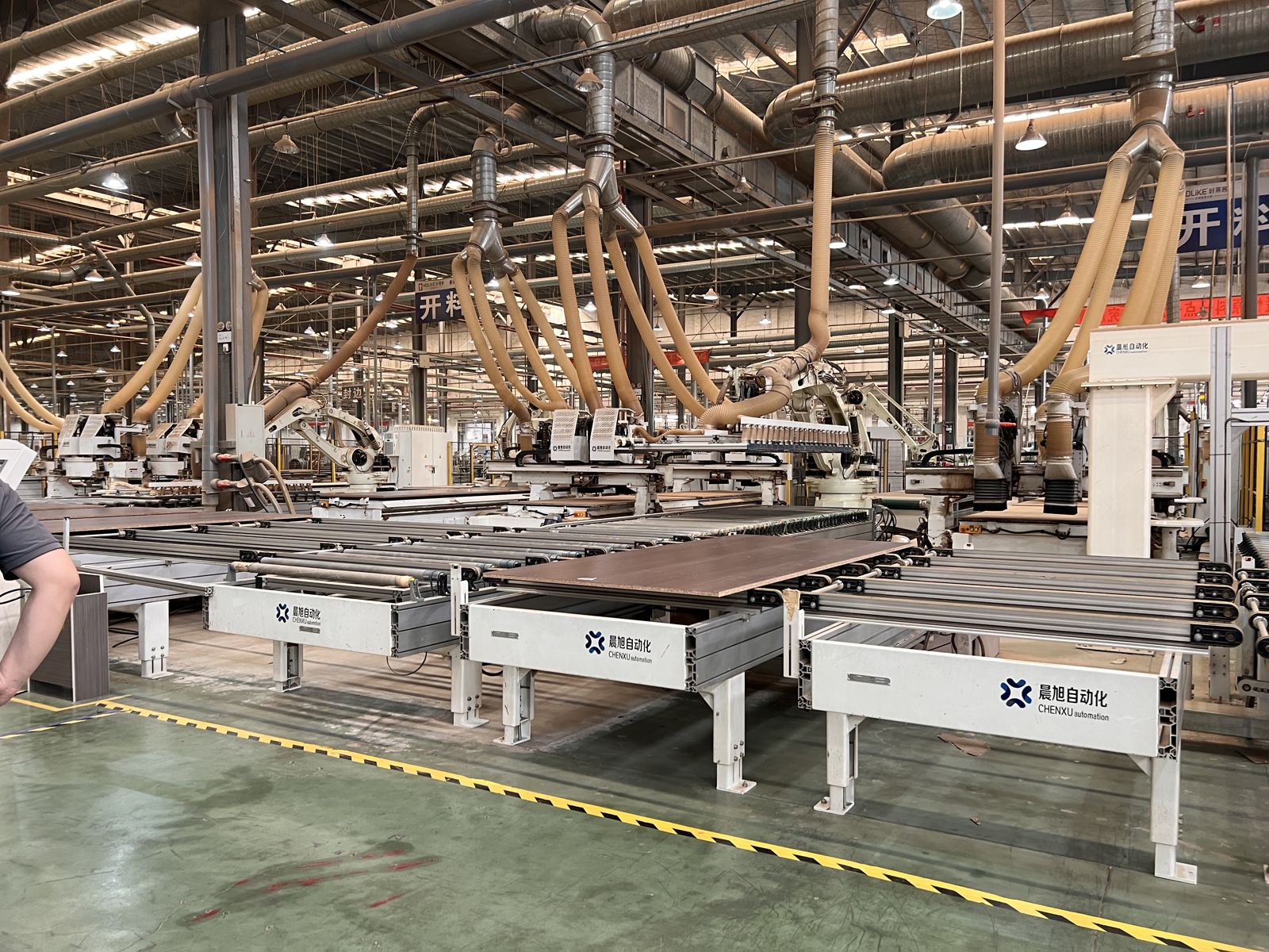 Produktionshalle: Förderstrecke der Modullinie